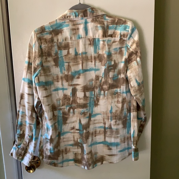 Long sleeve buttoned down shirt - Picture 3 of 3